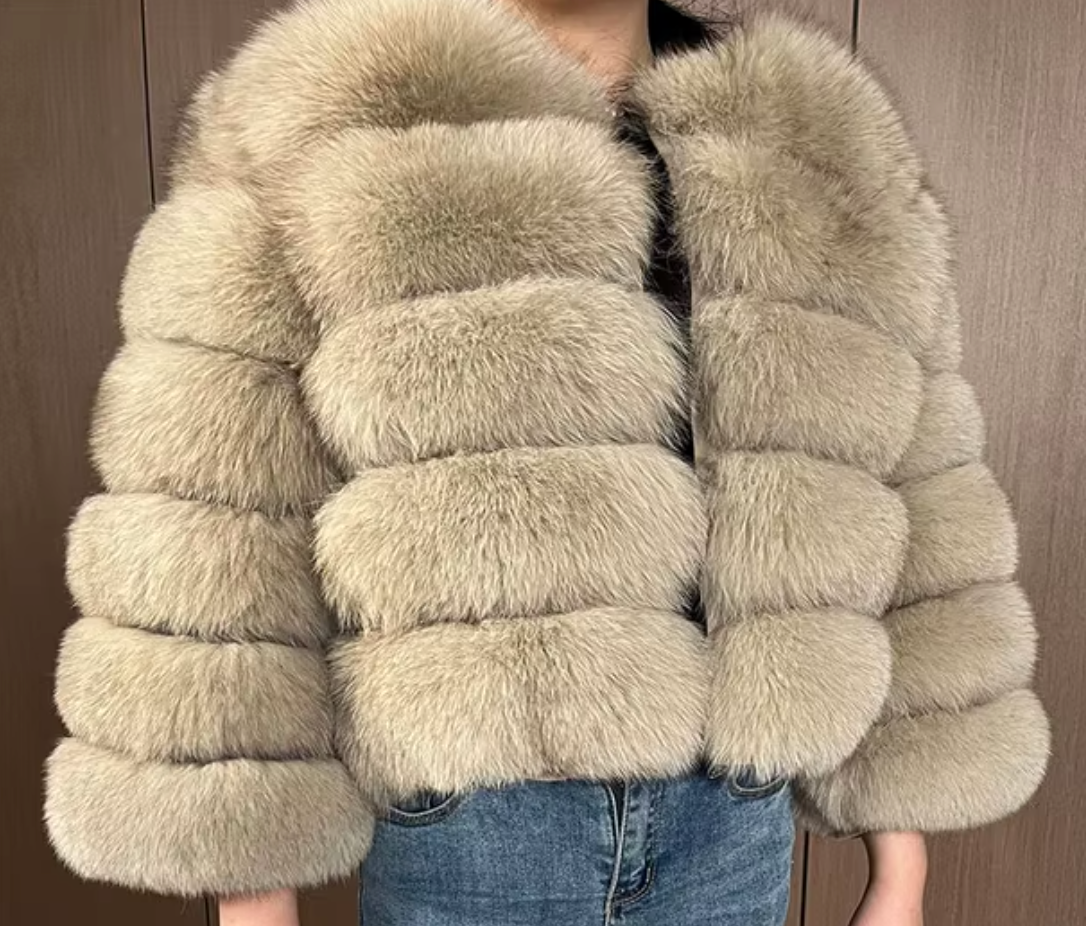 Vanilla Premium Fur Coat with Detachable Sleeves