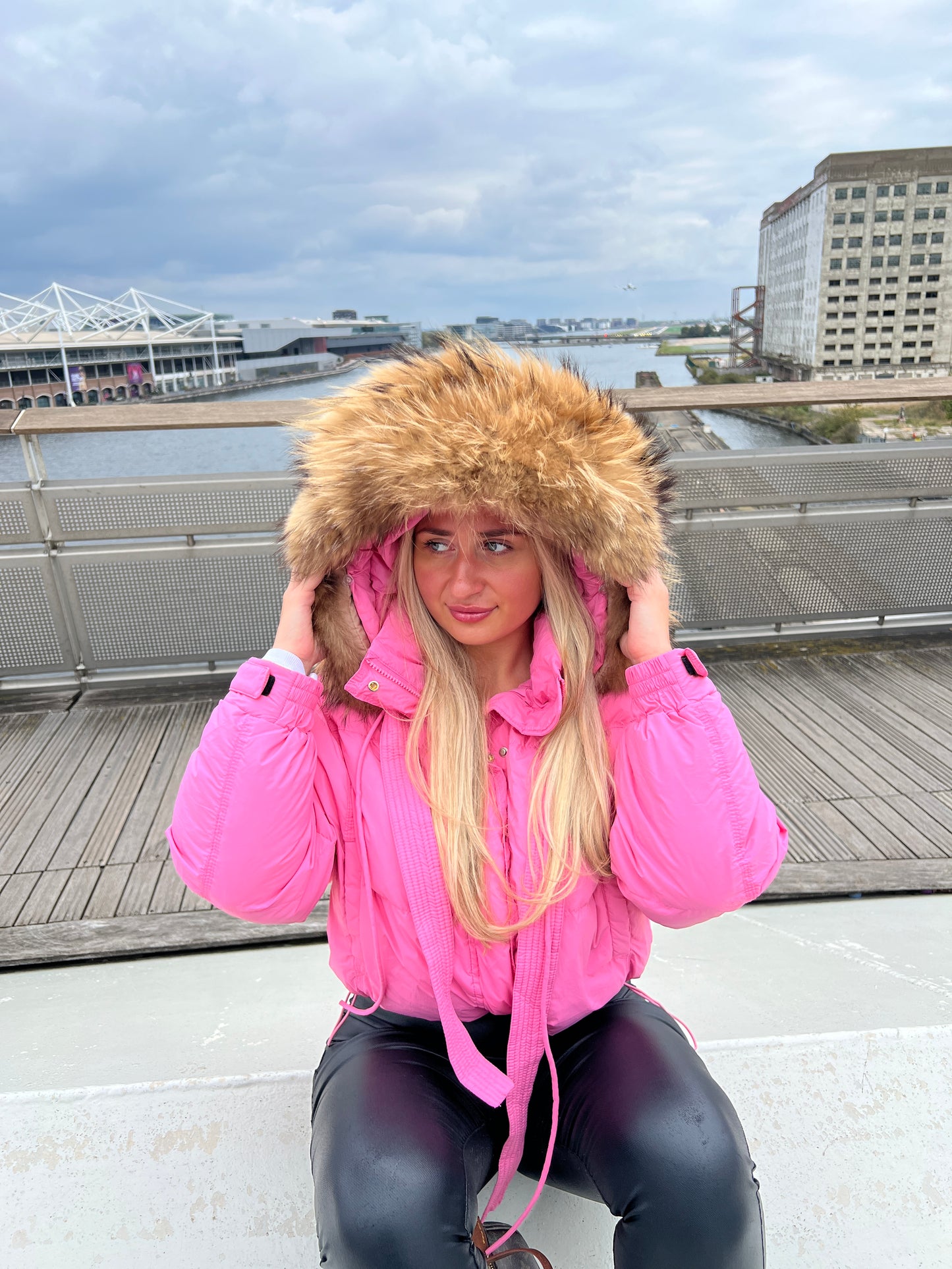 1x Raffle Ticket fur coat